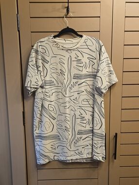 Damson Madder Abstract Short Sleeve T Shirt Size Medium